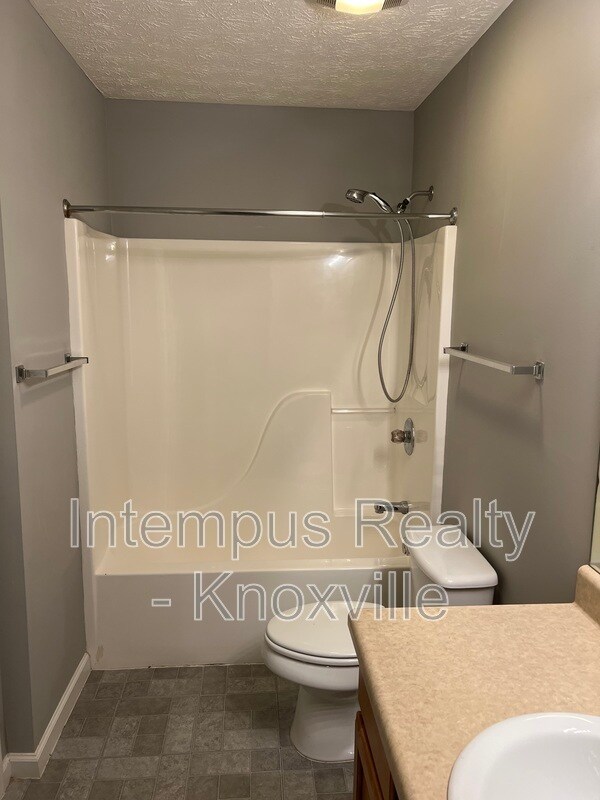 Building Photo - 7361 Carowinds Ln