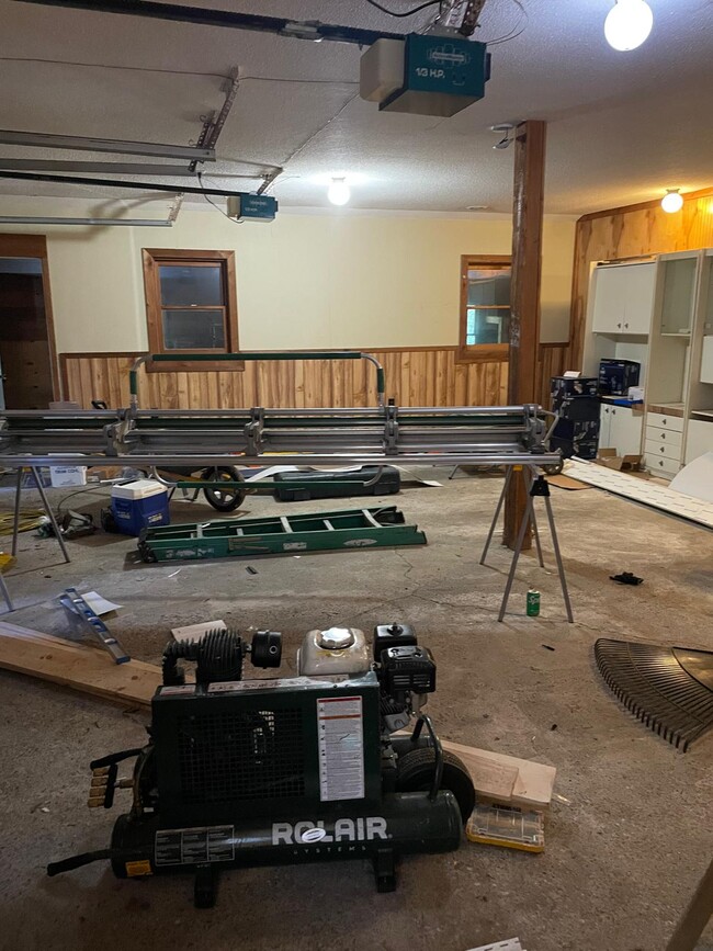 Building Photo - 518 Rita Dr