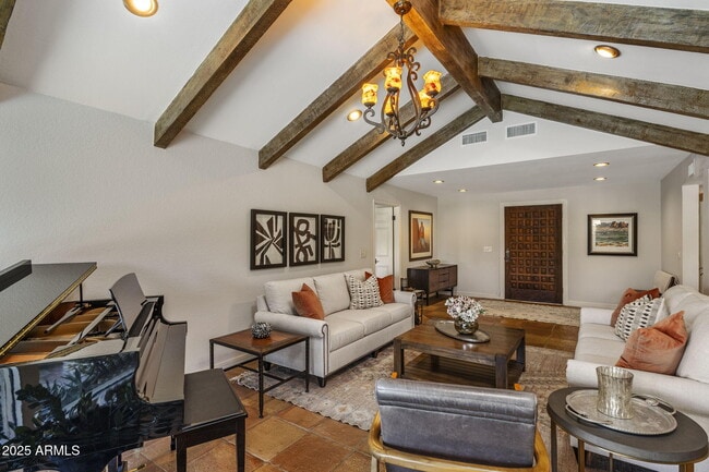 Building Photo - 7620 E Vía Del Placito