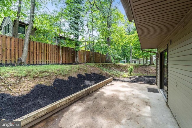 Building Photo - 10 Tapiola Ct