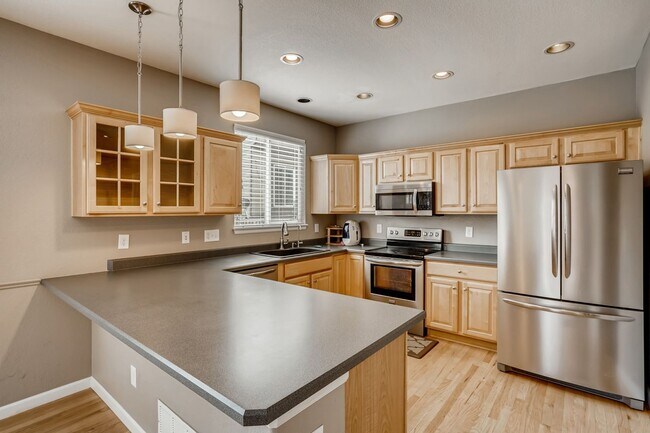 Building Photo - Gorgeous light and bright home in desirable Hearth neighborhood