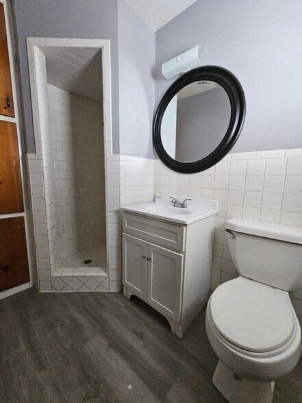 Building Photo - 601 NW 12th Pl