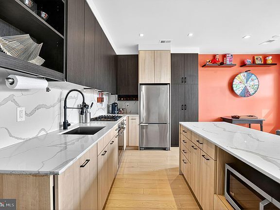 Building Photo - 900 11th St SE