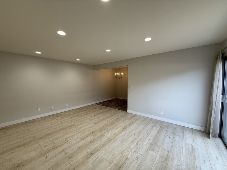 Building Photo - 409 Burchett St