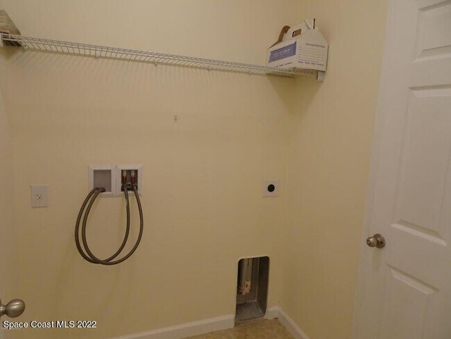 Building Photo - 1080 Cayman Dr