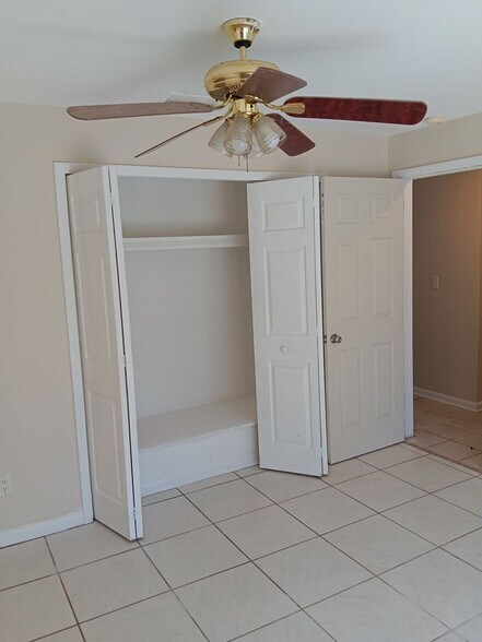 Building Photo - 3/2 Pool home available NOW