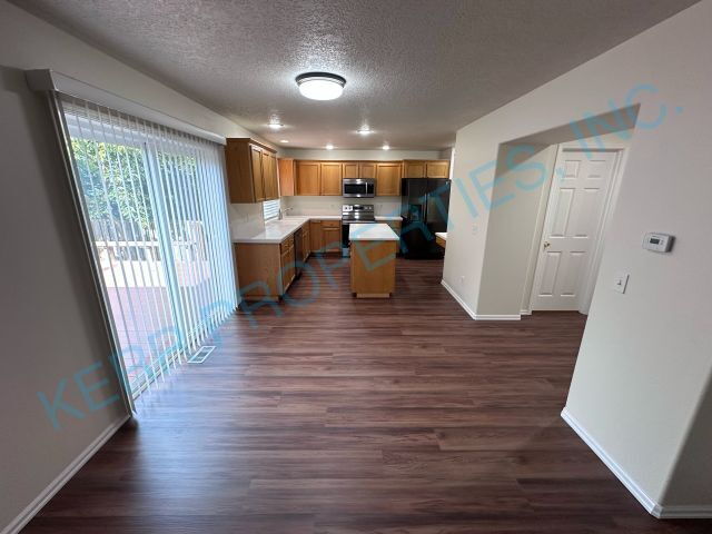 Building Photo - FREE RENT! Spacious 4-Bed Oasis with 2.5 B...
