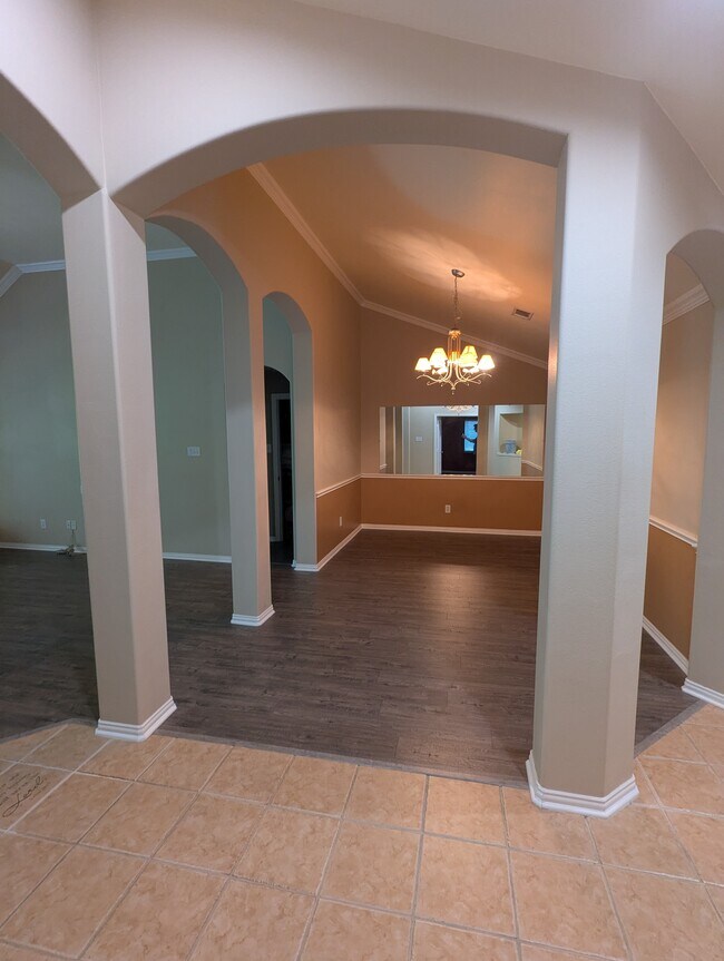 Building Photo - 3929 Cross Bend Dr
