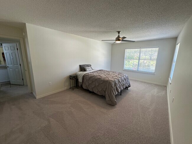 Building Photo - 268 Twin Lakes Ln