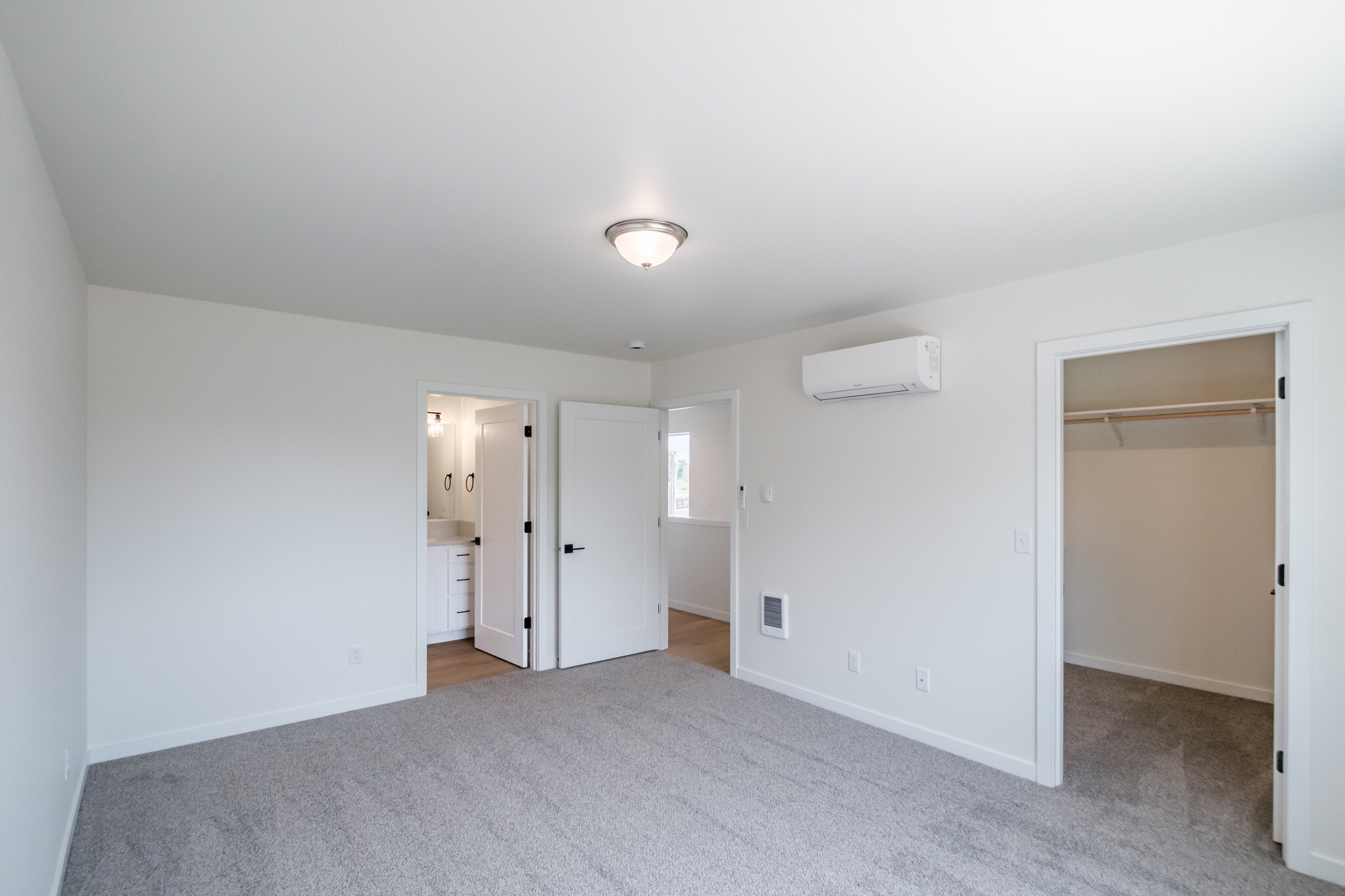 Building Photo - 400 Wagon Wheel Dr