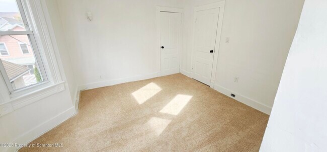 Building Photo - 128 S Rebecca Ave