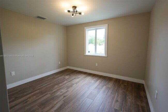 Building Photo - 19450 SW 125th Ave