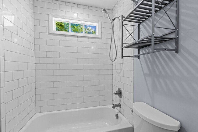 Building Photo - Beautiful 2 bedroom, 1 bath home near Downtown Durham, High-end Finishes and fenced-in backyard!