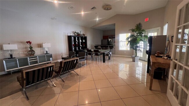 Building Photo - 12870 Vista Isles Dr