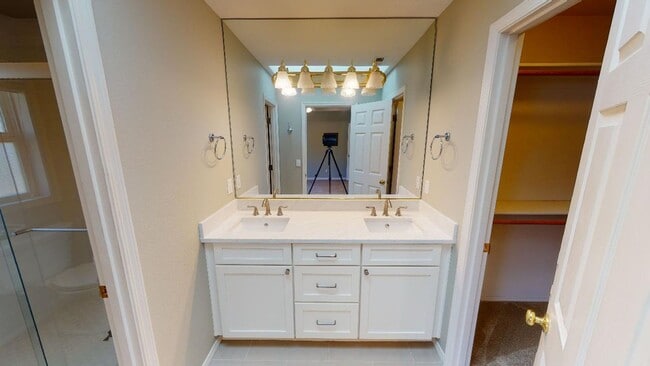 Building Photo - Wilsonville - Newly Updated 4 Bed + Bonus,...