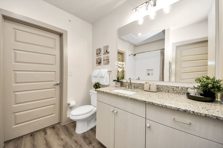 Building Photo - 18210 Park Row Blvd