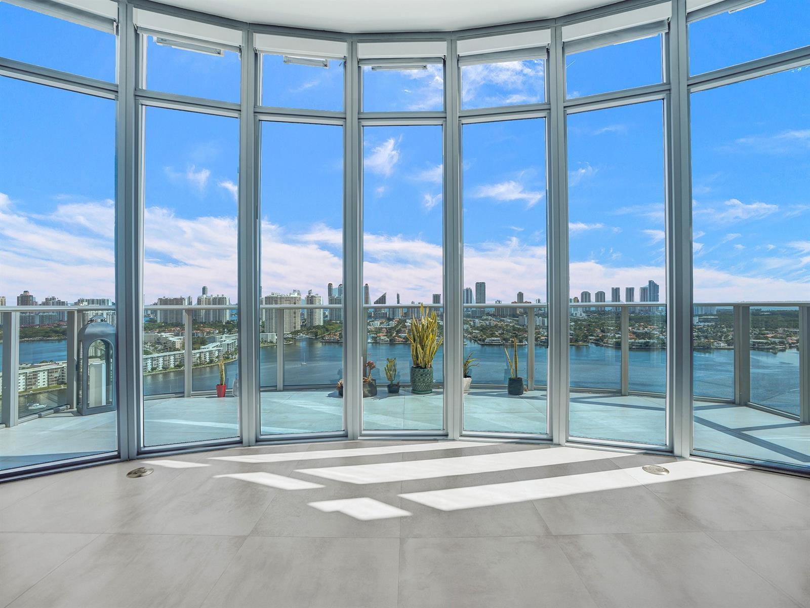 Building Photo - 17301 Biscayne Blvd