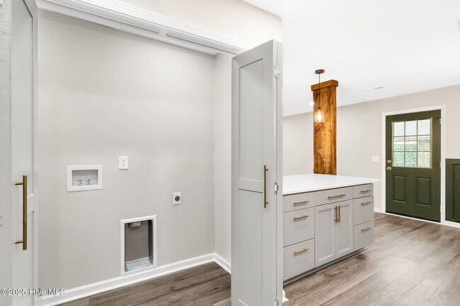 Building Photo - 114 Candlewood Dr