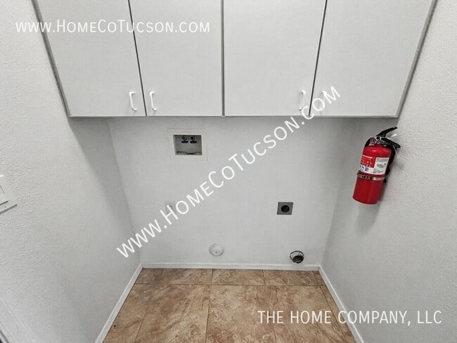 Building Photo - 6619 W Wenden Way