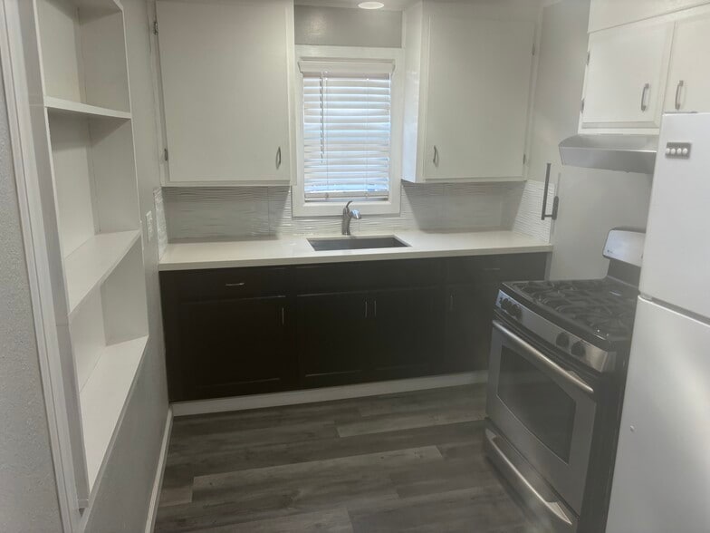 Building Photo - 2221 19th Ave