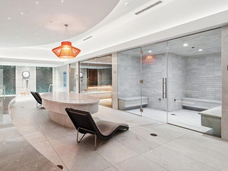 Building Photo - 1010 Brickell Ave