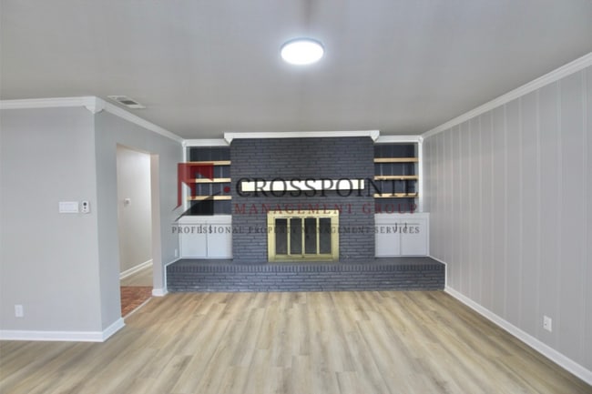 Building Photo - Recently remodeled South Tyler Home with Mother in Law Suite