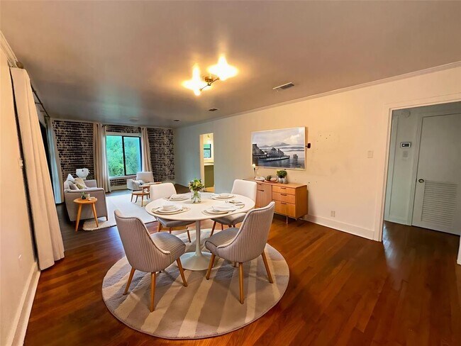 Primary Photo - 4711 Fairview Dr