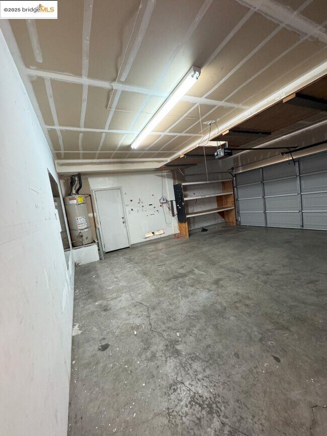 Building Photo - 645 Rockspray Cir