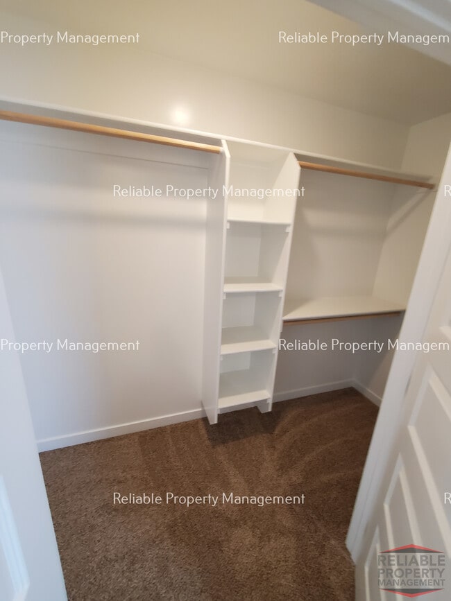 Building Photo - 2001 Lawrence Ln