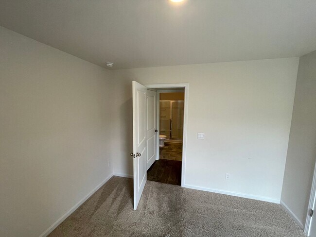 Building Photo - Complimentary Rent for a July ONLY Move in...