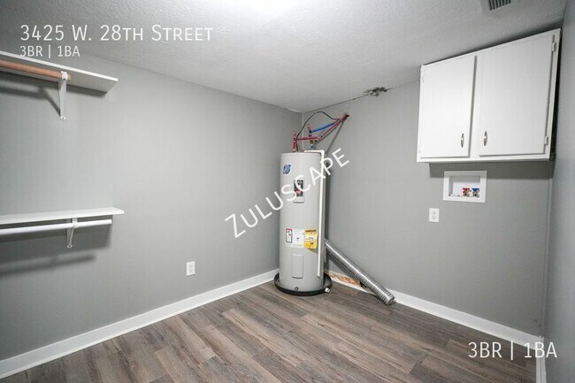 Building Photo - 3425 W 28th St