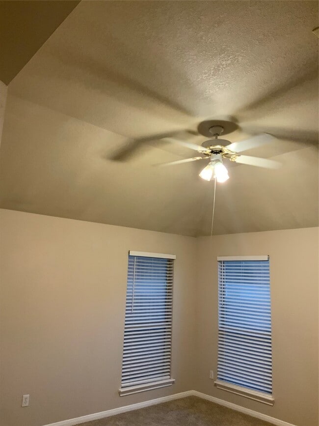 Building Photo - 1804 Arbor Glen