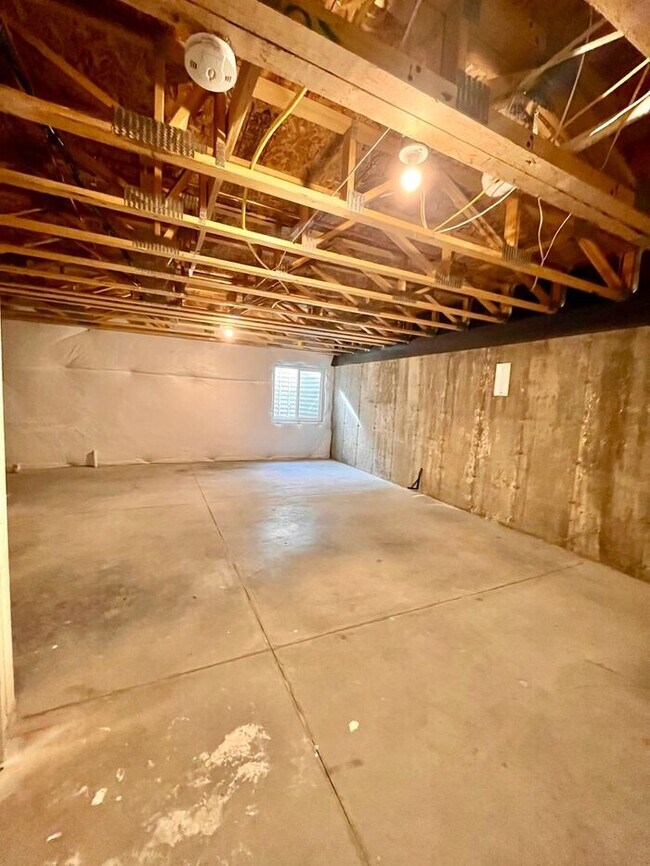 Building Photo - 3 Bedroom / 2.5 Bath Condo with 1 car attached garage in Fossil Lake Subdivision in Fort Collins, CO