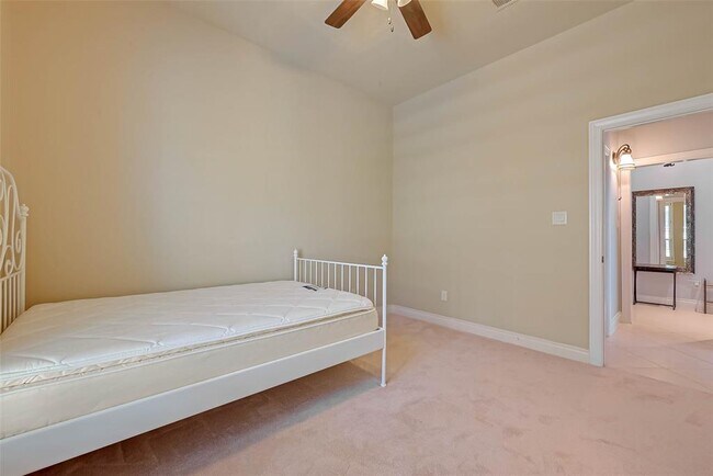 Building Photo - 5422 Linden Rose Ln