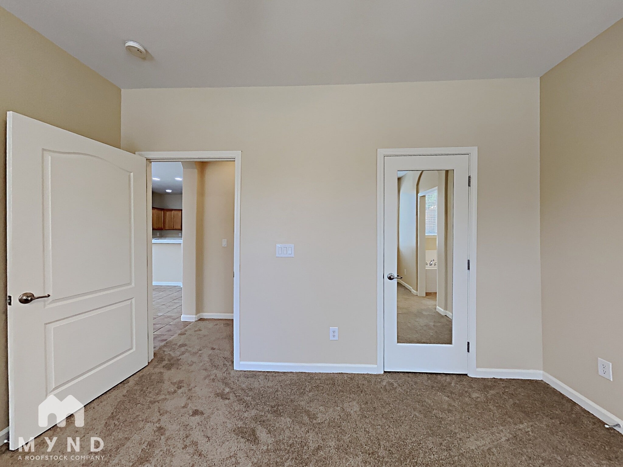 Building Photo - 6890 Apus Dr