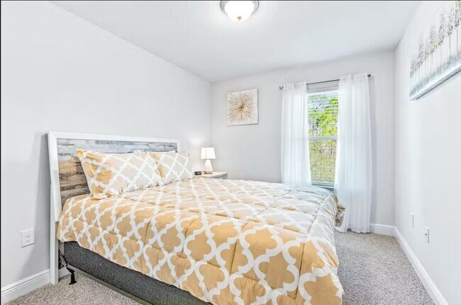 Building Photo - 7597 Shadow Lake Dr