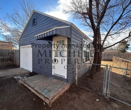 Building Photo - Adorable 1 bedroom 1 bath back house in a cozy neighborhood!