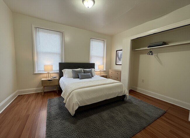 Building Photo - 1334 N 60th St