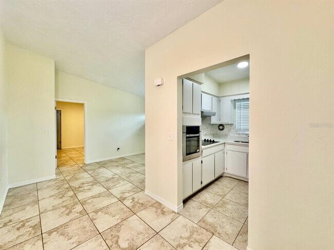 Building Photo - 533 Yelvington Ave