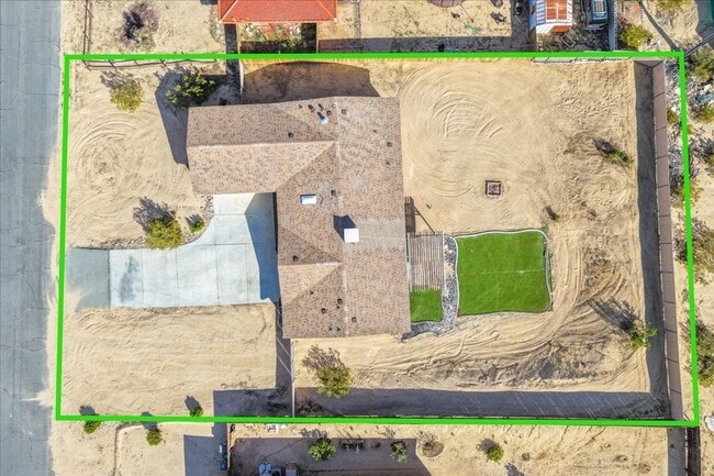 Building Photo - 29 Palms home in great neighborhood!