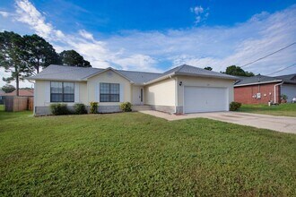 Building Photo - Charming 3BR/2BA with Fenced Yard & Commun...