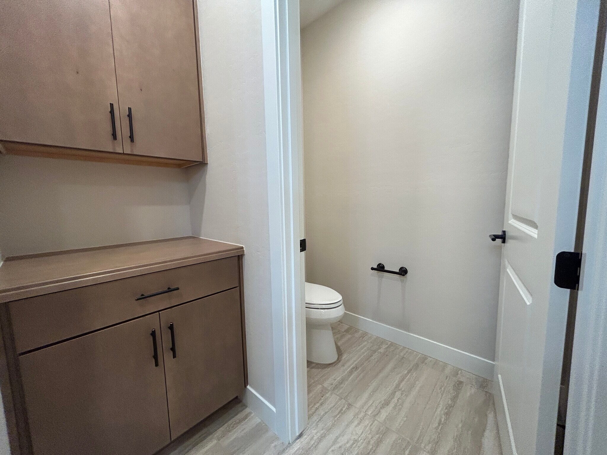 Building Photo - 2121 W Sonoran Desert Dr