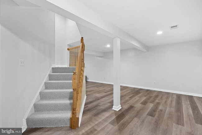 Building Photo - 46366 Hampshire Station Dr