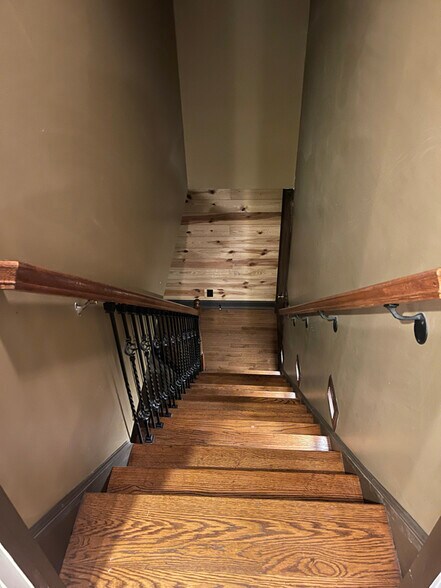 Building Photo - 191 Northlake Dr