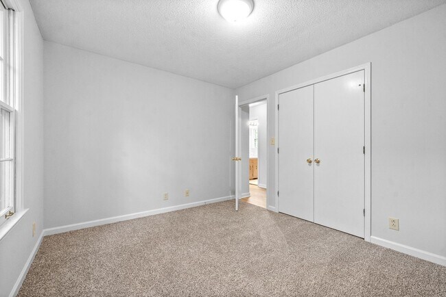 Building Photo - 510 Aspen Dr