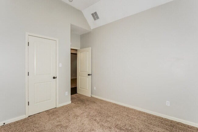 Building Photo - 5009 Forest Oasis Ln