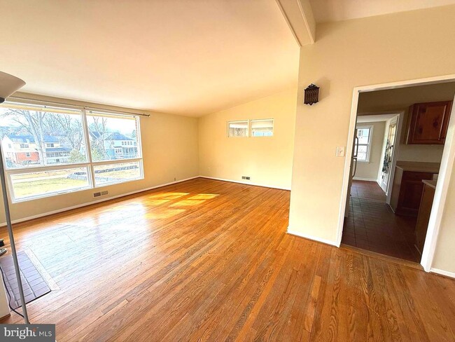 Building Photo - 6519 Byrnes Dr