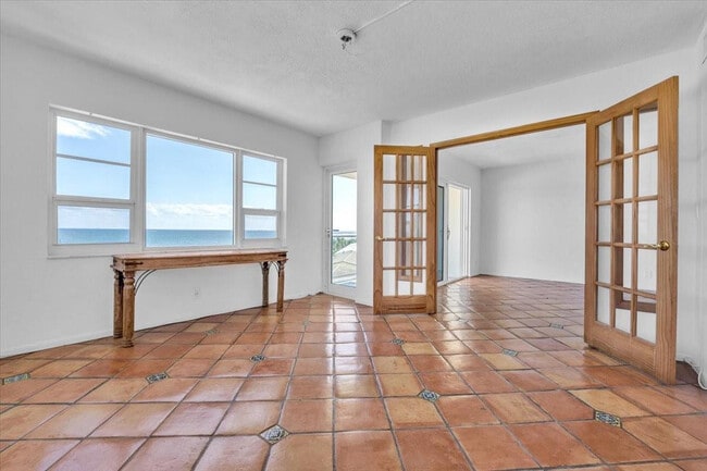 Building Photo - 6000 N Ocean Blvd