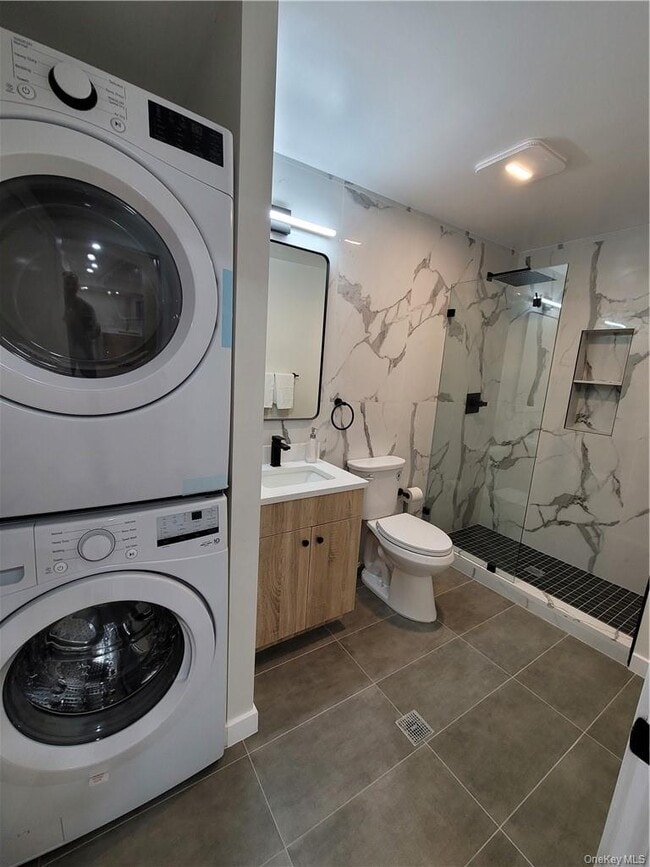 Building Photo - 348 Main St