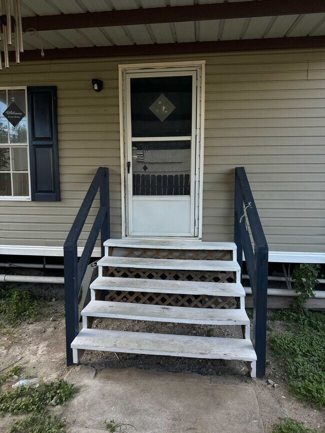 Building Photo - 14004 Duncum St